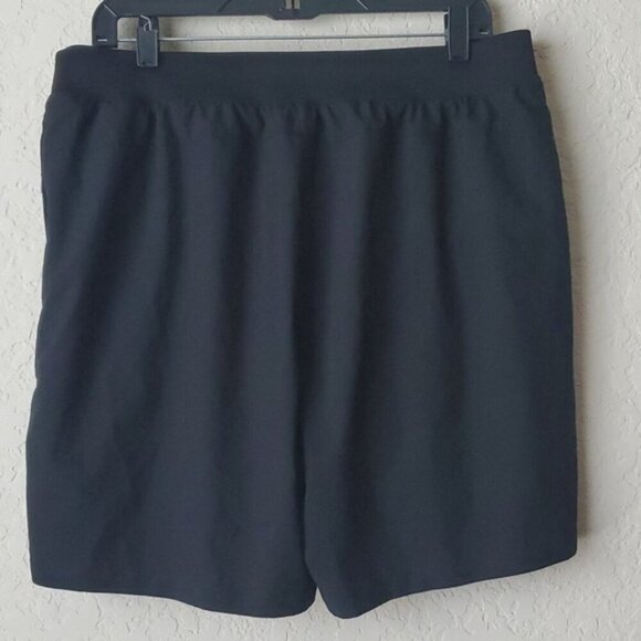 2 (two) pairs Old Navy Large OLX 7 Inch lined shorts green (money maker)… - Picture 7 of 8